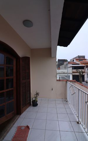 Casa à venda com 382m², 3 quartos e 6 vagasSuíte 1 Sacada 