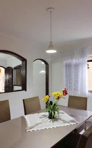 Casa à venda com 382m², 3 quartos e 6 vagasSala de Jantar