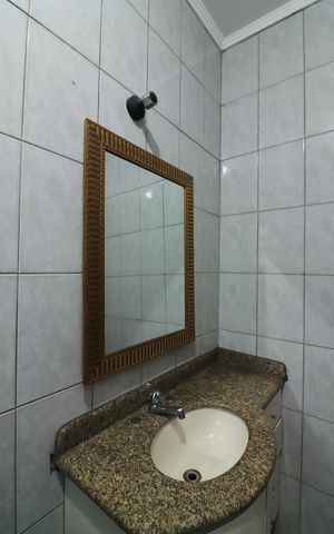Casa à venda com 382m², 3 quartos e 6 vagasSuíte 2 Banheiro 