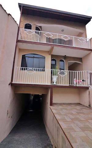 Casa à venda com 382m², 3 quartos e 6 vagasFachada