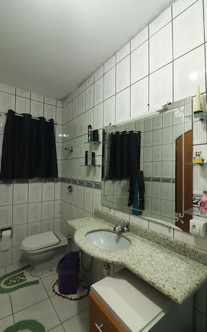 Casa à venda com 382m², 3 quartos e 6 vagasSuíte 1 Banheiro 