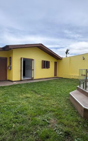 Casa à venda com 150m², 3 quartos e 3 vagas Casa à venda com 150m², 3 quartos e 3 vagasÁrea Externa