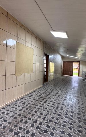 Casa à venda com 150m², 3 quartos e 3 vagas Casa à venda com 150m², 3 quartos e 3 vagasÁrea Externa