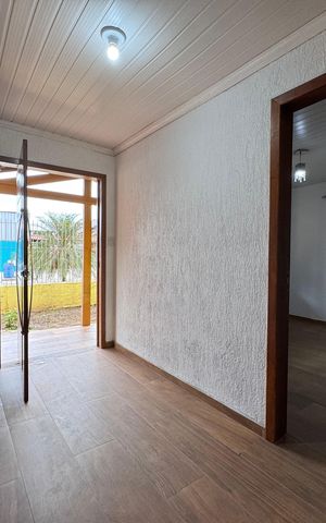 Casa à venda com 150m², 3 quartos e 3 vagas Casa à venda com 150m², 3 quartos e 3 vagasSala