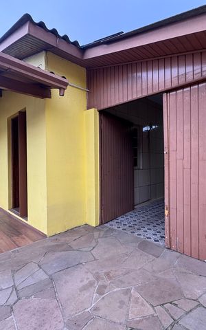 Casa à venda com 150m², 3 quartos e 3 vagas Casa à venda com 150m², 3 quartos e 3 vagasÁrea Externa