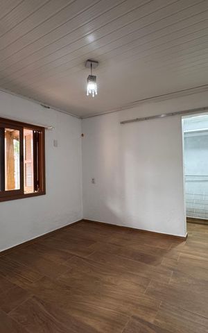 Casa à venda com 150m², 3 quartos e 3 vagas Casa à venda com 150m², 3 quartos e 3 vagasSala