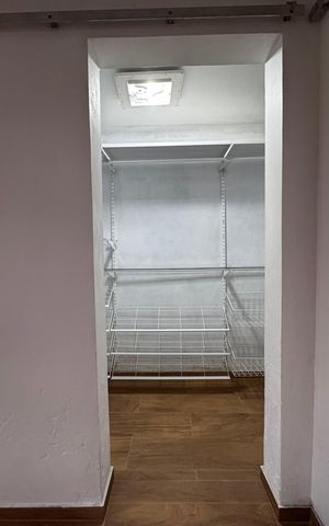 Casa à venda com 150m², 3 quartos e 3 vagas Casa à venda com 150m², 3 quartos e 3 vagasSala
