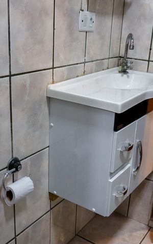 Casa para alugar com 45m², 2 quartos e 1 vaga Casa para alugar com 45m², 2 quartos e 1 vagaBanheiro