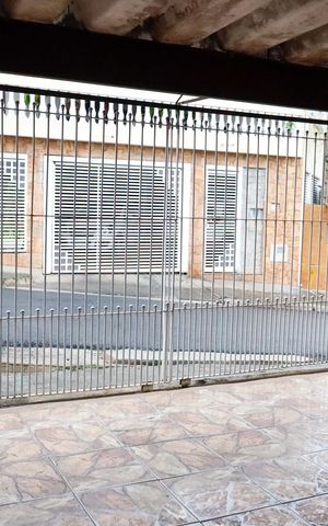 Casa para alugar com 45m², 2 quartos e 1 vaga Casa para alugar com 45m², 2 quartos e 1 vagaGaragem