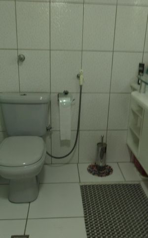 Casa à venda com 245m², 4 quartos e 3 vagasBanheiro da Suíte 1