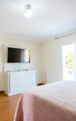 Casa à venda com 135m², 2 quartos e 2 vagas Casa à venda com 135m², 2 quartos e 2 vagasSuíte