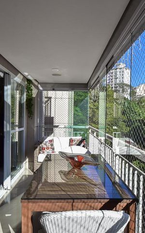 Apartamento à venda com 125m², 3 quartos e 2 vagasVaranda
