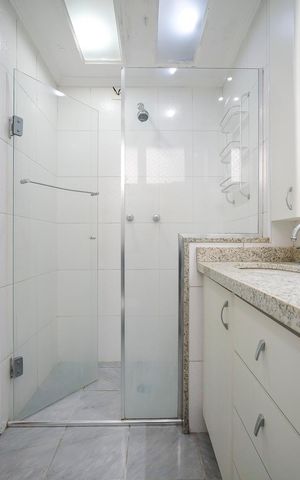 Apartamento à venda com 127m², 3 quartos e 2 vagasBanheiro da suíte