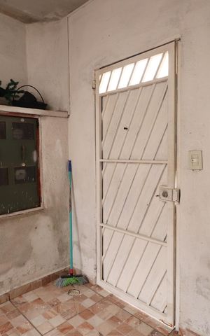 Casa para alugar com 80m², 2 quartos e 1 vagaEntrada