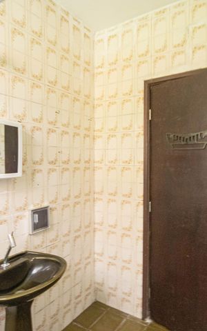Casa à venda com 111m², 2 quartos e 2 vagas Casa à venda com 111m², 2 quartos e 2 vagasBanheiro Social