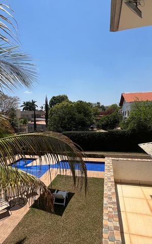 Casa à venda com 700m², 6 quartos e 2 vagas Casa à venda com 700m², 6 quartos e 2 vagasArra externa quarto 2
