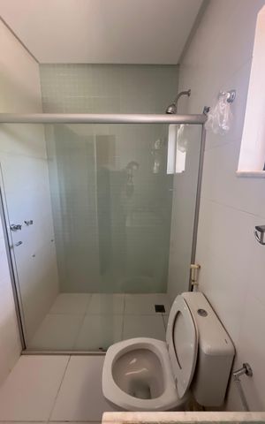Casa à venda com 700m², 6 quartos e 2 vagas Casa à venda com 700m², 6 quartos e 2 vagasBanheiro suite quarto 4