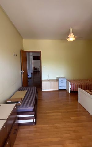 Casa à venda com 700m², 6 quartos e 2 vagas Casa à venda com 700m², 6 quartos e 2 vagasQuarto 3