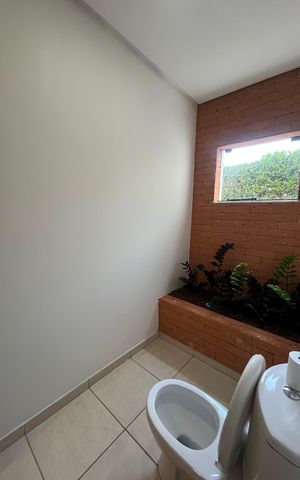 Casa à venda com 700m², 6 quartos e 2 vagas Casa à venda com 700m², 6 quartos e 2 vagaslavabo sala