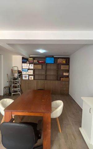 Casa à venda com 700m², 6 quartos e 2 vagas Casa à venda com 700m², 6 quartos e 2 vagasArea externa fundos