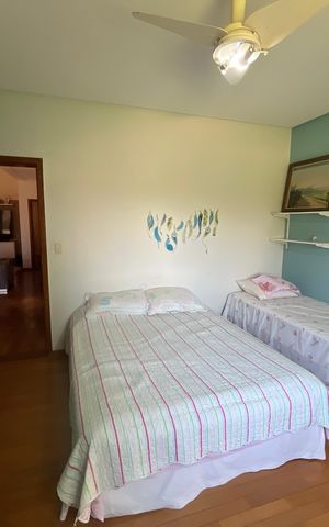 Casa à venda com 700m², 6 quartos e 2 vagas Casa à venda com 700m², 6 quartos e 2 vagasQuarto 4