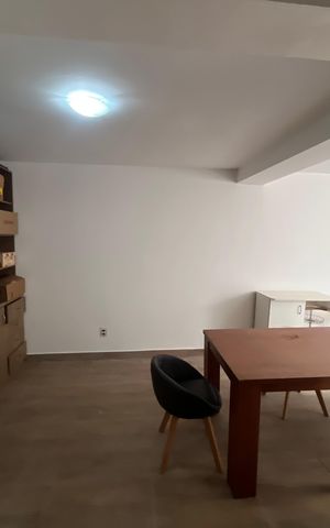 Casa à venda com 700m², 6 quartos e 2 vagas Casa à venda com 700m², 6 quartos e 2 vagasArea externa fundos