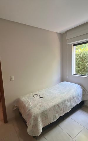 Casa à venda com 700m², 6 quartos e 2 vagas Casa à venda com 700m², 6 quartos e 2 vagasQuarto 5