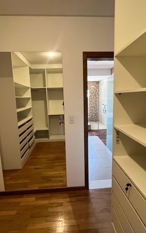Casa à venda com 700m², 6 quartos e 2 vagas Casa à venda com 700m², 6 quartos e 2 vagasCloset quarto 1