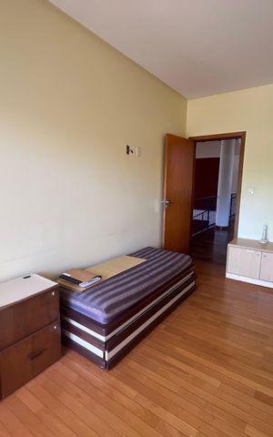 Casa à venda com 700m², 6 quartos e 2 vagas Casa à venda com 700m², 6 quartos e 2 vagasQuarto 3