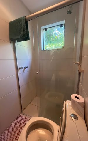 Casa à venda com 700m², 6 quartos e 2 vagas Casa à venda com 700m², 6 quartos e 2 vagasBanheiro