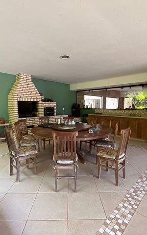 Casa à venda com 700m², 6 quartos e 2 vagas Casa à venda com 700m², 6 quartos e 2 vagashall externo