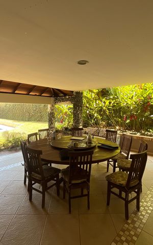 Casa à venda com 700m², 6 quartos e 2 vagas Casa à venda com 700m², 6 quartos e 2 vagashall externo