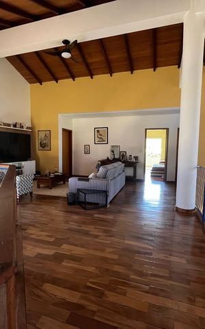 Casa à venda com 700m², 6 quartos e 2 vagas Casa à venda com 700m², 6 quartos e 2 vagasSala 2
