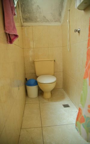 Casa à venda com 200m², 4 quartos e 2 vagasBanheiro de Serviço