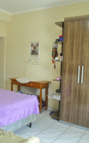 Casa à venda com 200m², 4 quartos e 2 vagasSuíte