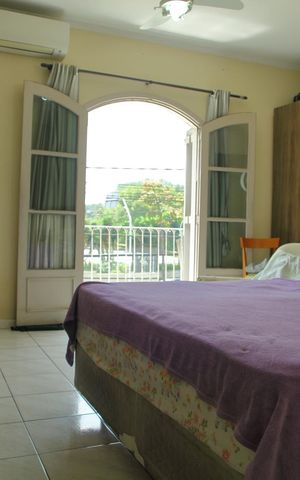 Casa à venda com 200m², 4 quartos e 2 vagasSuíte