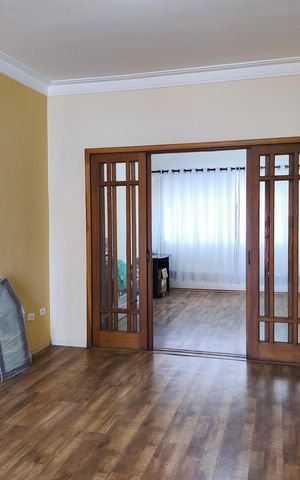 Casa para alugar com 320m², 3 quartos e 5 vagas Casa para alugar com 320m², 3 quartos e 5 vagasSala