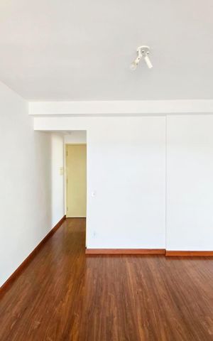 Apartamento à venda com 70m², 3 quartos e 2 vagas Apartamento à venda com 70m², 3 quartos e 2 vagasSala
