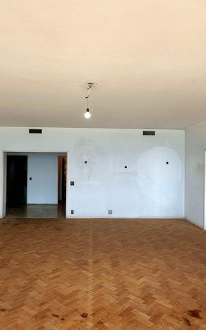 Apartamento à venda com 340m², 3 quartos e 2 vagas Apartamento à venda com 340m², 3 quartos e 2 vagasSala