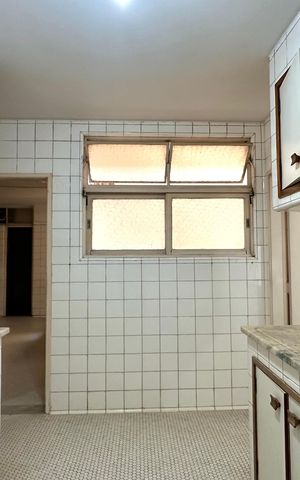 Apartamento à venda com 340m², 3 quartos e 2 vagas Apartamento à venda com 340m², 3 quartos e 2 vagasCozinha