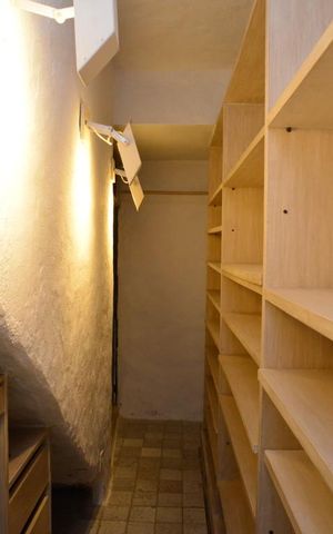 Casa de condomínio à venda com 461m², 4 quartos e 2 vagas Casa de condomínio à venda com 461m², 4 quartos e 2 vagasCloset da Suíte 2