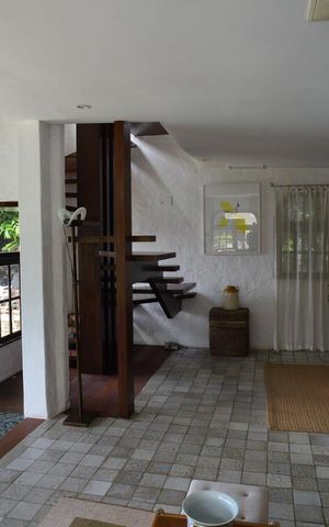 Casa de condomínio à venda com 461m², 4 quartos e 2 vagas Casa de condomínio à venda com 461m², 4 quartos e 2 vagasSala