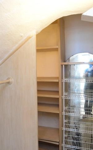 Casa de condomínio à venda com 461m², 4 quartos e 2 vagas Casa de condomínio à venda com 461m², 4 quartos e 2 vagasCloset da Suíte 2
