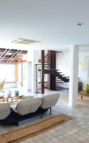 Casa de condomínio à venda com 461m², 4 quartos e 2 vagas Casa de condomínio à venda com 461m², 4 quartos e 2 vagasSala