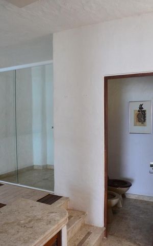 Casa de condomínio à venda com 461m², 4 quartos e 2 vagas Casa de condomínio à venda com 461m², 4 quartos e 2 vagasSuíte 2