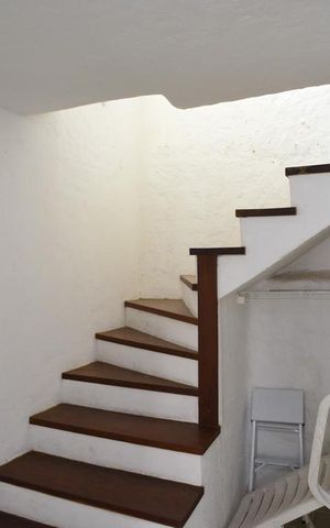 Casa de condomínio à venda com 461m², 4 quartos e 2 vagas Casa de condomínio à venda com 461m², 4 quartos e 2 vagasEscritório
