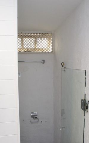 Casa de condomínio à venda com 461m², 4 quartos e 2 vagas Casa de condomínio à venda com 461m², 4 quartos e 2 vagasBanheiro da Suíte 3