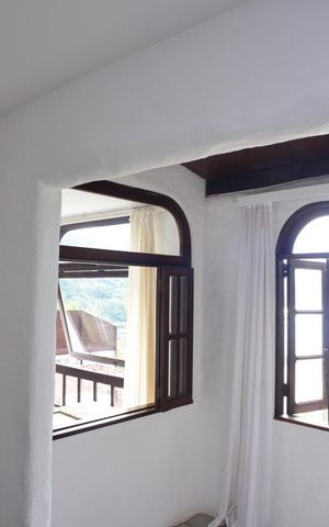 Casa de condomínio à venda com 461m², 4 quartos e 2 vagas Casa de condomínio à venda com 461m², 4 quartos e 2 vagasSuíte 3