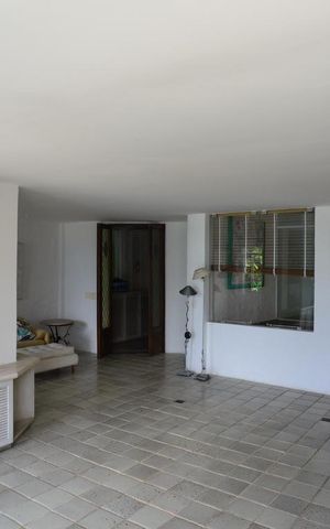 Casa de condomínio à venda com 461m², 4 quartos e 2 vagas Casa de condomínio à venda com 461m², 4 quartos e 2 vagasSuíte 2