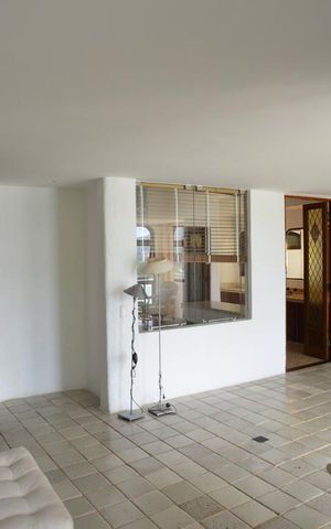 Casa de condomínio à venda com 461m², 4 quartos e 2 vagas Casa de condomínio à venda com 461m², 4 quartos e 2 vagasSuíte 2